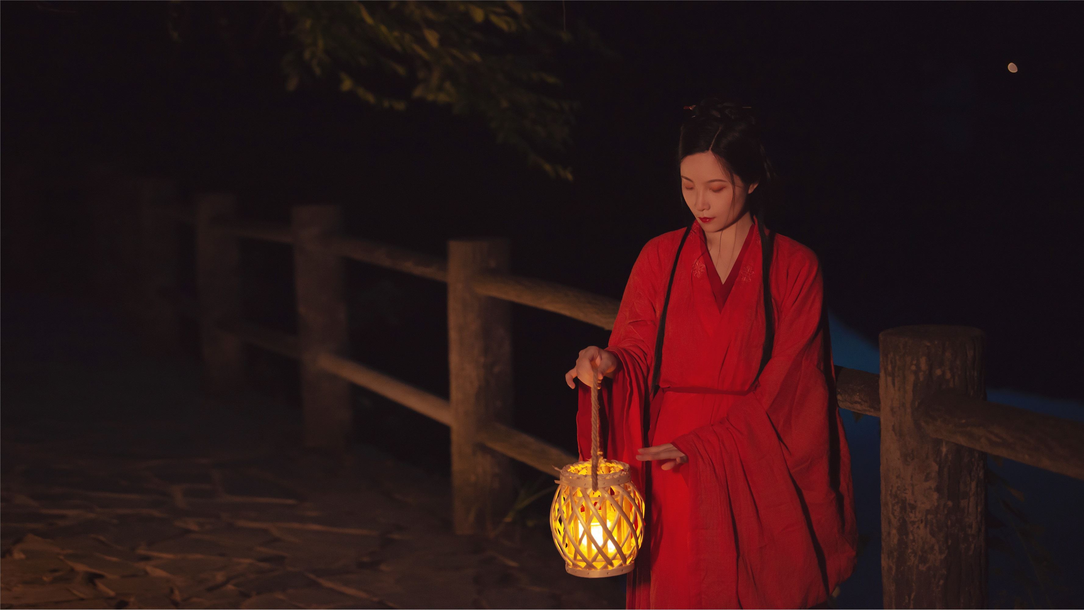 YITUYU艺图语 2021.09.08 人间忽晚 山河已秋 秦笙